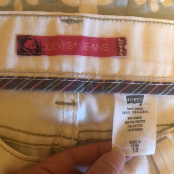 Levi’s white denim jean shorts 13 - Picture 2 of 4